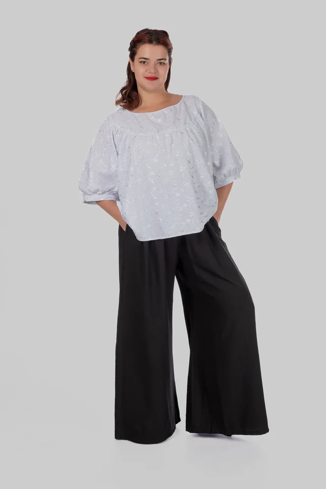 Жіноча блуза plus size з бавовни з вишивкою та об’ємними рукавами ALBA (білий) — фото 12 (665x998)