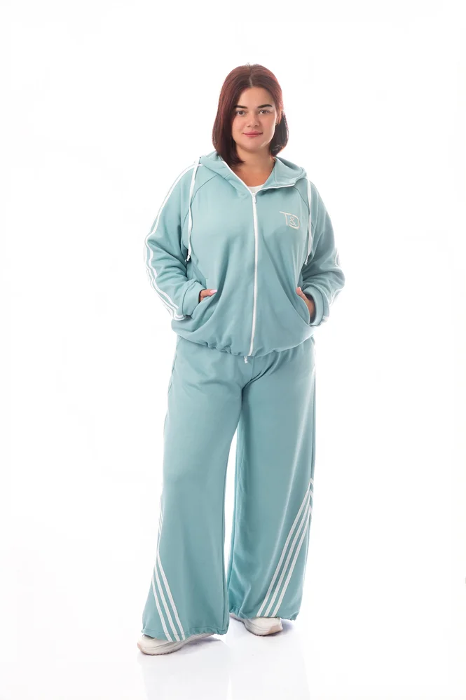 Спортивный костюм plus size с капюшоном, кофта + джоггеры, тринитка-диагональ — фото 2 (665x998)