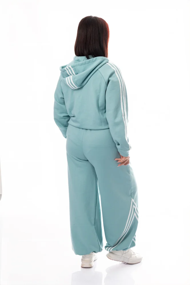 Спортивный костюм plus size с капюшоном, кофта + джоггеры, тринитка-диагональ — фото 9 (665x998)