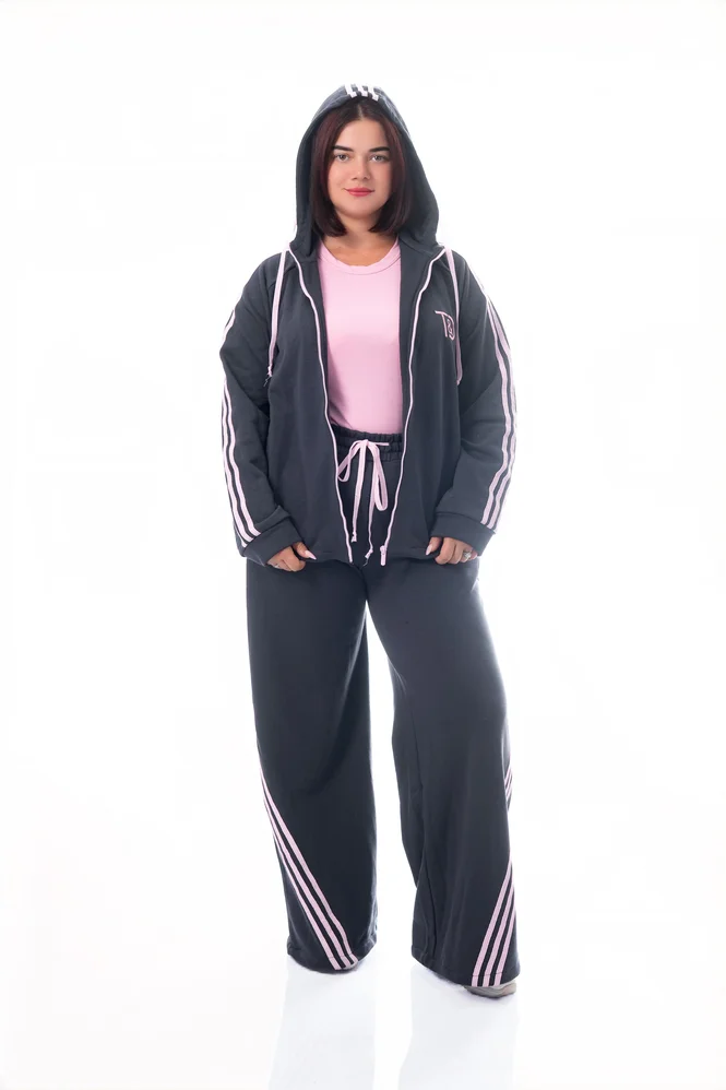 Спортивный костюм plus size с капюшоном, кофта + джоггеры, тринитка-диагональ — фото 4 (665x998)