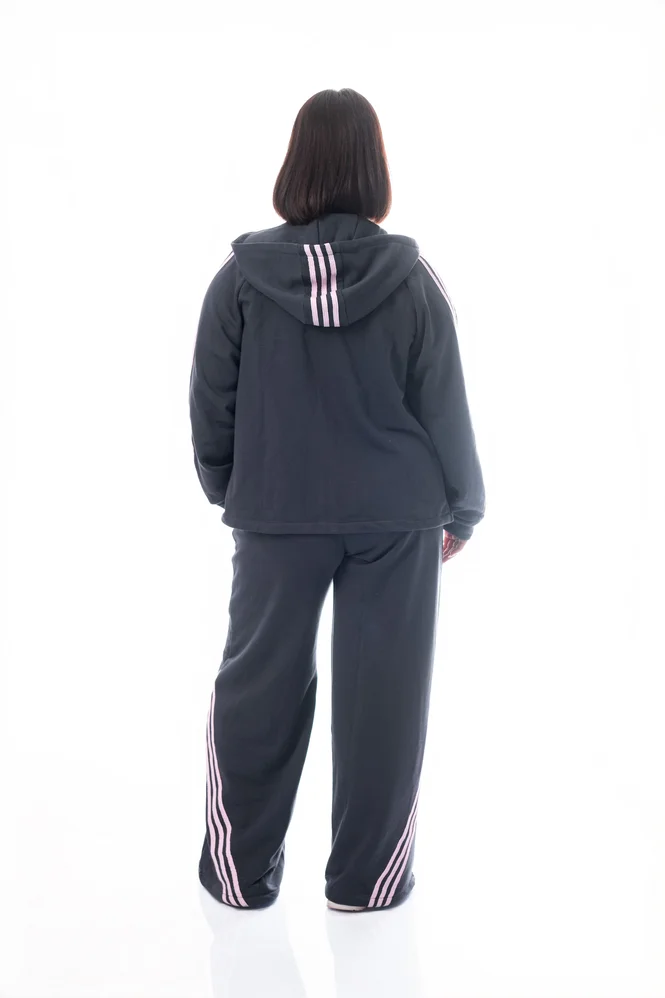 Спортивный костюм plus size с капюшоном, кофта + джоггеры, тринитка-диагональ — фото 6 (665x998)
