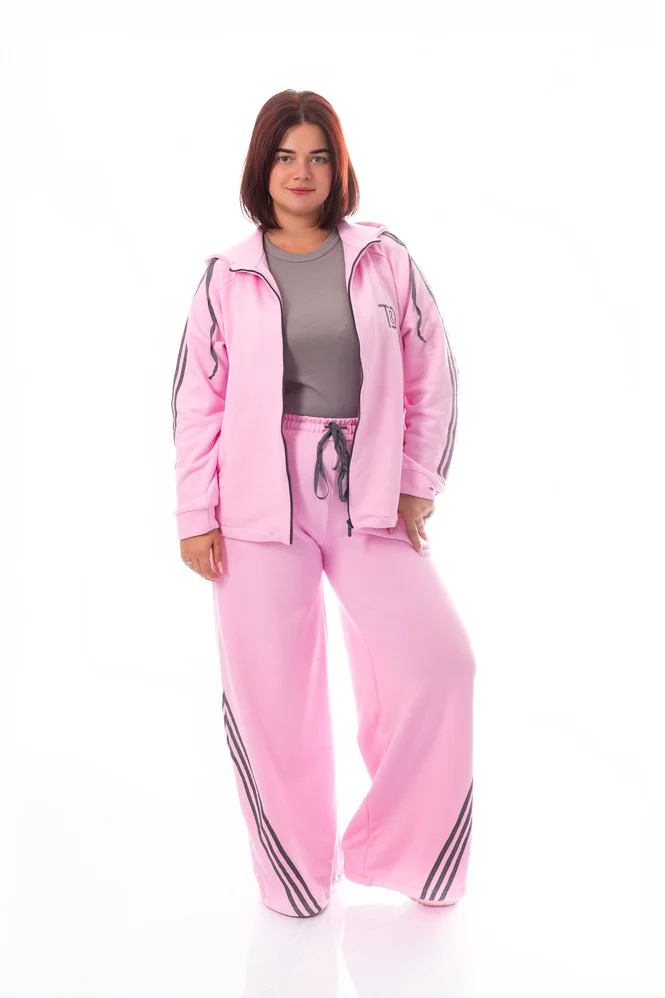 Спортивный костюм plus size с капюшоном, кофта + джоггеры, тринитка-диагональ — фото 9 (665x998)
