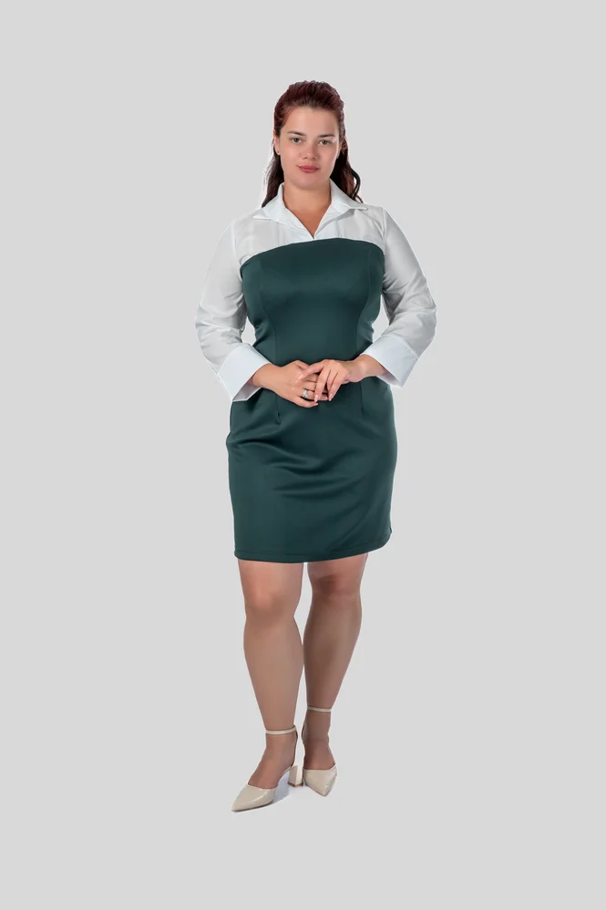 Приталенное платье plus size с воротником, V-вырезом и манжетами, поплин + дайвинг — фото 2 (665x998)
