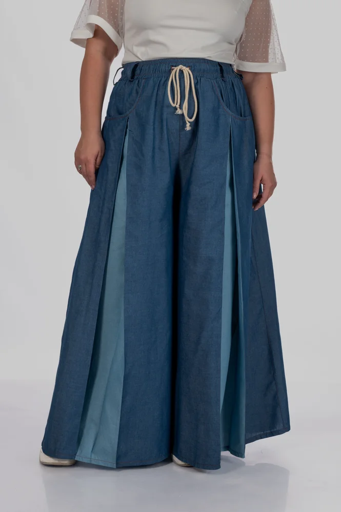 women's plus size maxi trouser skirt with box pleats and a high rise — photo 3 (665x998)