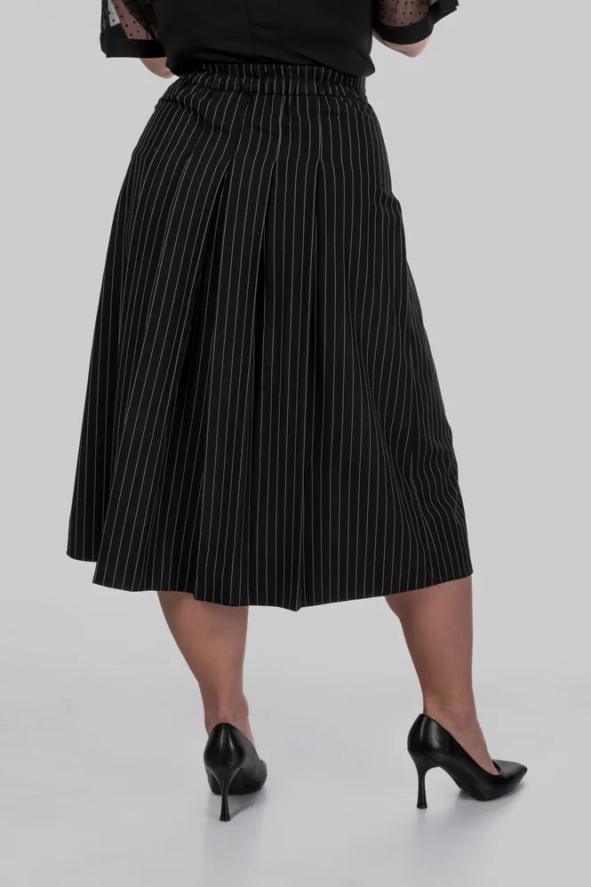 women's plus size pleated high-waisted midi skirt — photo 4 (665x998)
