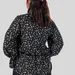 Вільна блуза plus size Jerri з V-вирізом, рукавом-буф і воланом на талії JERRI (чорний) — фото 3 (75x75)