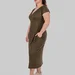 Жіноча сукня-футболка міді plus size з V-вирізом, кишенями та коротким рукавом LEONA (хакі) — фото 3 (75x75)