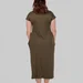 Жіноча сукня-футболка міді plus size з V-вирізом, кишенями та коротким рукавом LEONA (хакі) — фото 5 (75x75)