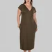Жіноча сукня-футболка міді plus size з V-вирізом, кишенями та коротким рукавом LEONA (хакі) — фото 1 (75x75)