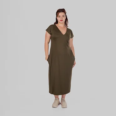 Жіноча сукня-футболка міді plus size з V-вирізом, кишенями та коротким рукавом LEONA (хакі)