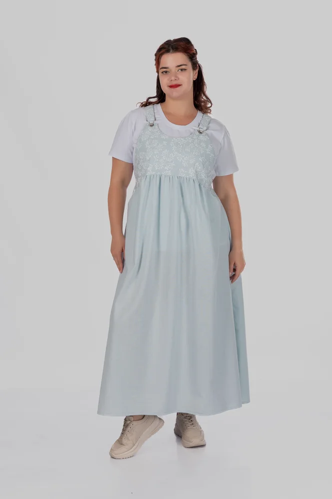Жіночий лляний сарафан міді plus size з широкими бретелями та рослинним принтом LOTTA (блакитний) — фото 2 (665x998)