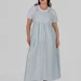 Жіночий лляний сарафан міді plus size з широкими бретелями та рослинним принтом LOTTA (блакитний) — фото 2 (75x75)