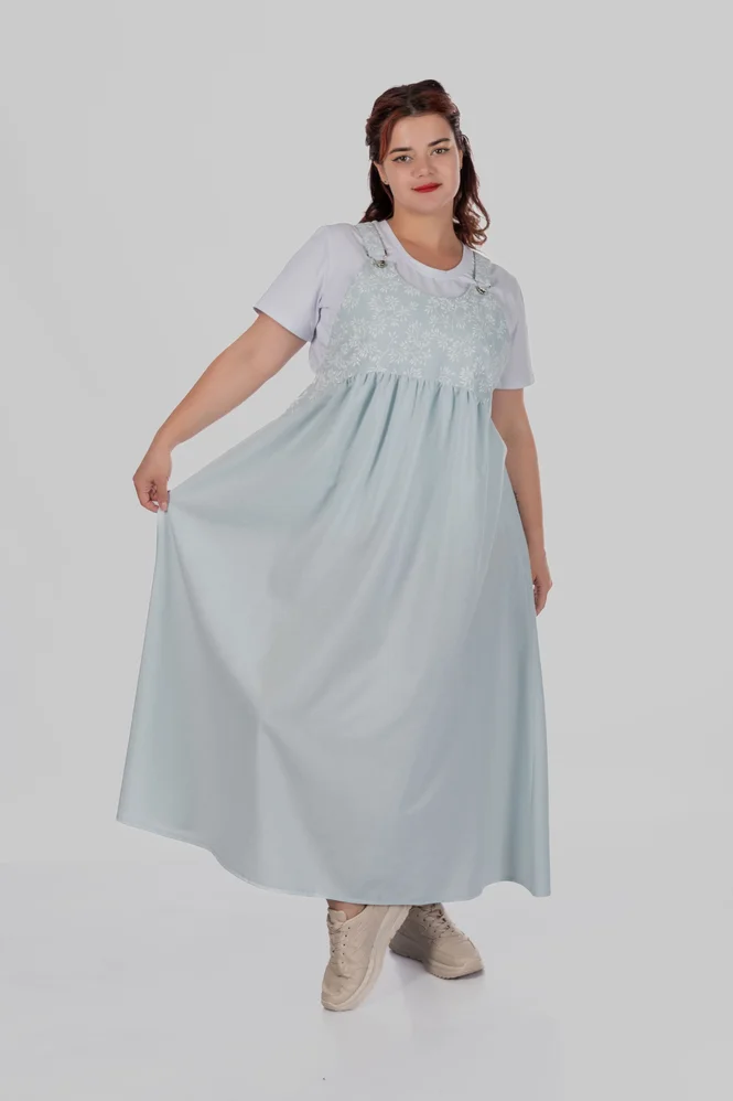 Жіночий лляний сарафан міді plus size з широкими бретелями та рослинним принтом LOTTA (блакитний) — фото 7 (665x998)