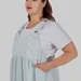 Жіночий лляний сарафан міді plus size з широкими бретелями та рослинним принтом LOTTA (блакитний) — фото 8 (75x75)