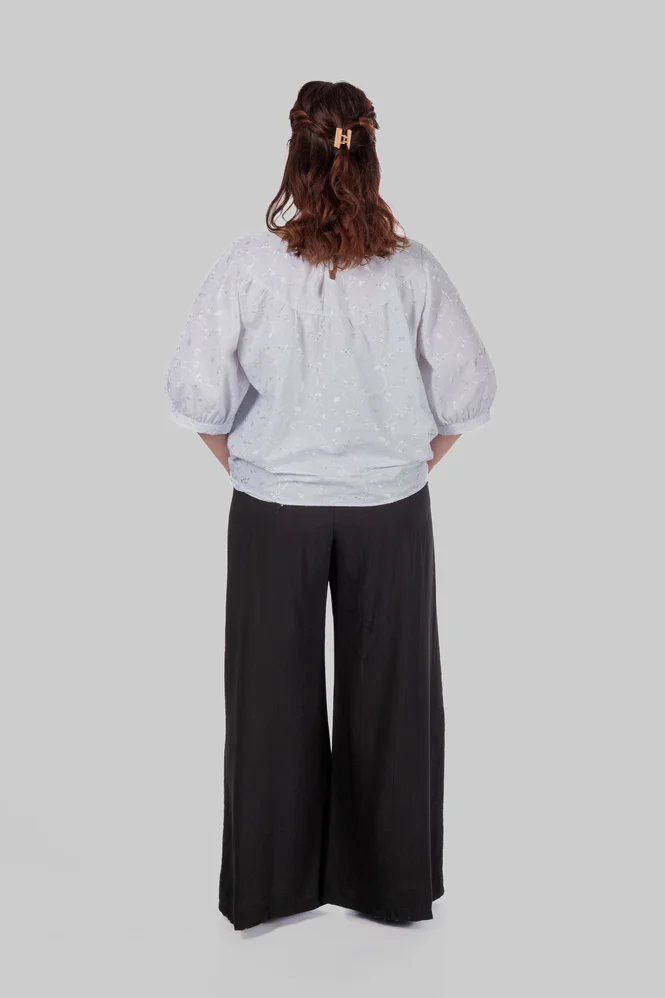 Жіночі літні штани палаццо plus size з віскози жатки з поясом на резинці MAREN (чорний) — фото 2 (665x998)