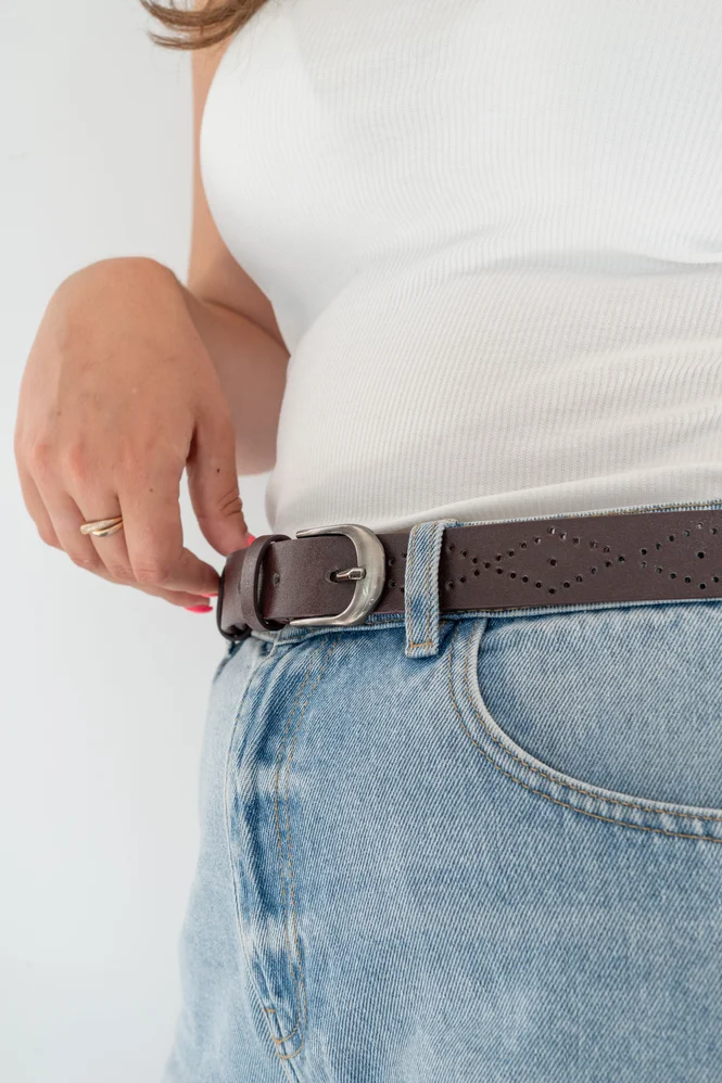 faux leather belt with decorative perforation, 30 mm — photo 3 (665x998)