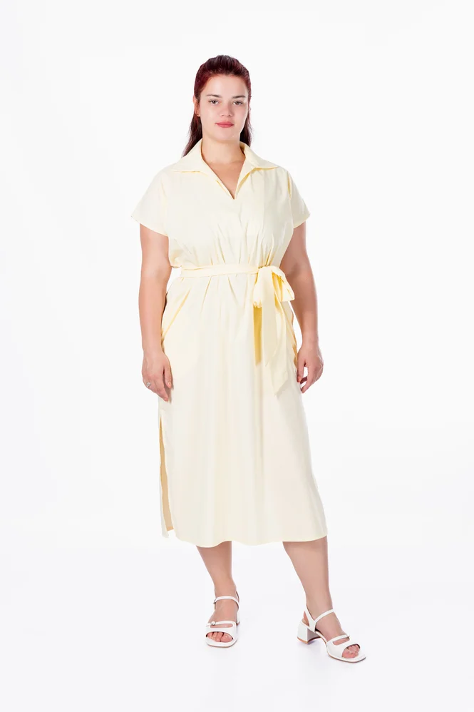 Легка літня сукня міді plus size з поясом, коміром, V-вирізом і кишенями, поплін 100% бавовна Raven Light (вершковий) — фото 5 (665x998)