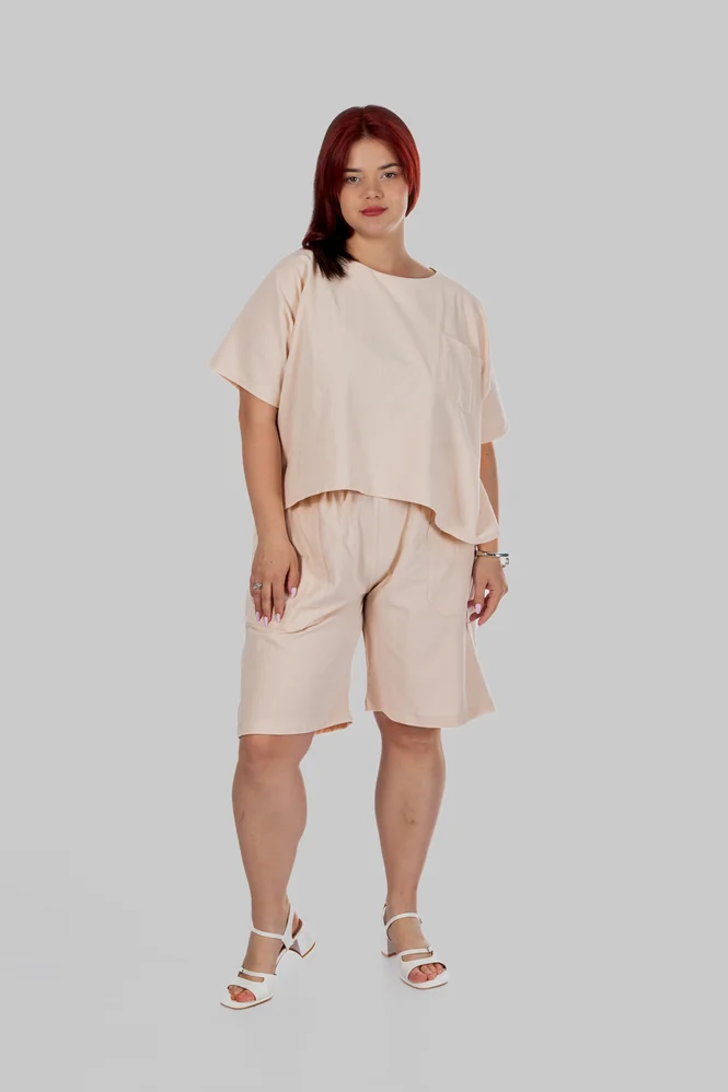 Жіночі подовжені літні шорти plus size з натуральної бавовни SAGA (бежевий) — фото 2 (665x998)