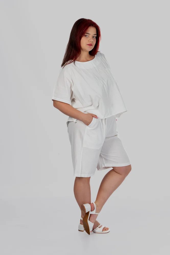 Жіночі подовжені літні шорти plus size з натуральної бавовни SAGA (молочний) — фото 5 (665x998)