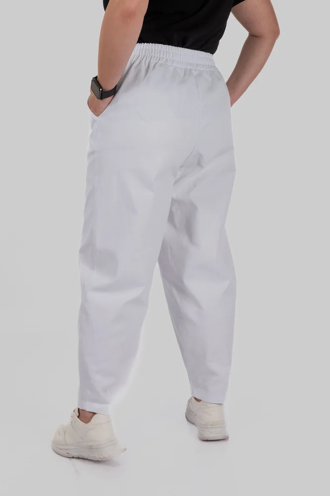women's plus size cotton mom jeans — photo 11 (665x998)