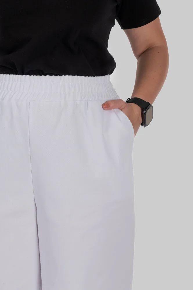 women's plus size cotton mom jeans — photo 10 (665x998)