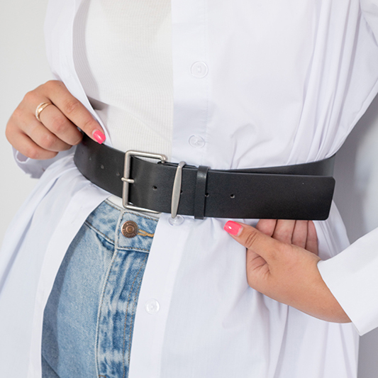 faux leather belt with statement buckle 50 mm (Black)